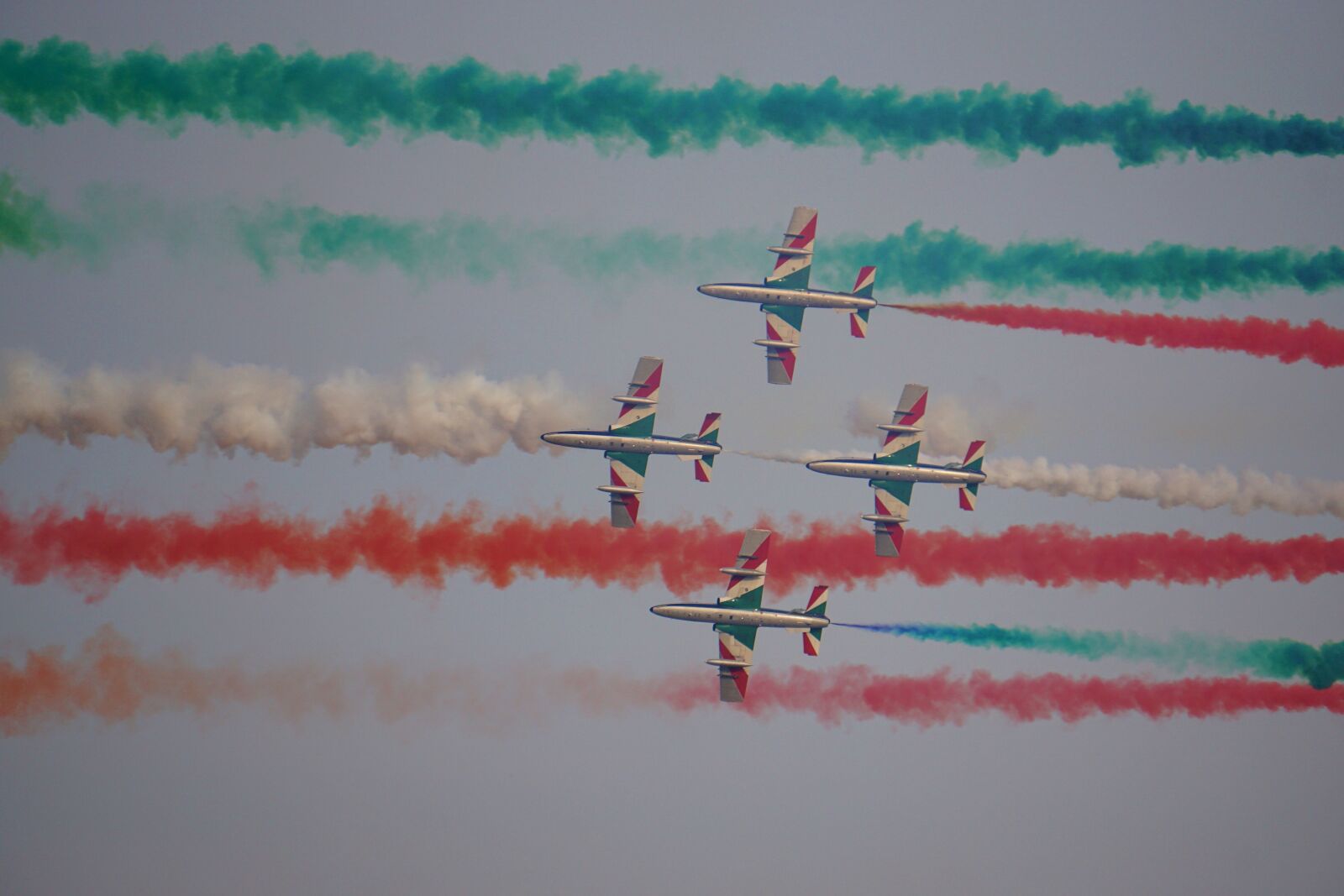 Sony E 55-210mm F4.5-6.3 OSS sample photo. Freccie tricolori, italian acrobatic photography