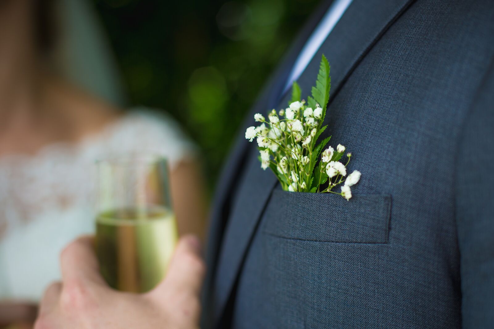 Canon EF 50mm F1.4 USM sample photo. People, adult, flower photography