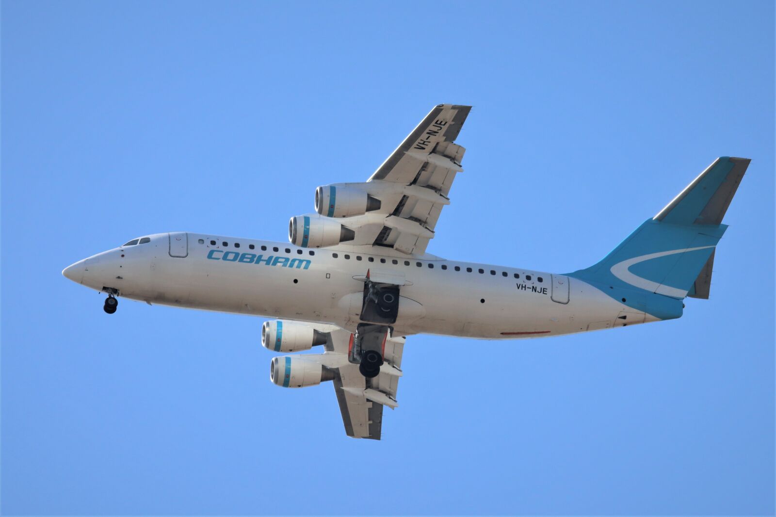 Canon EOS 90D sample photo. Bae 146, cobham, aviation photography