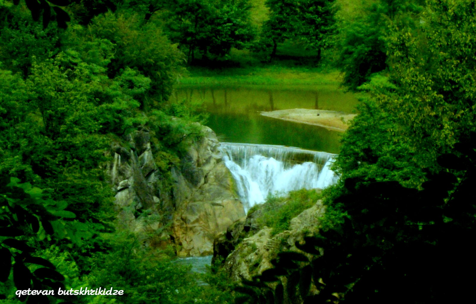 Nikon COOLPIX L25 sample photo. Green, nature, river, village photography