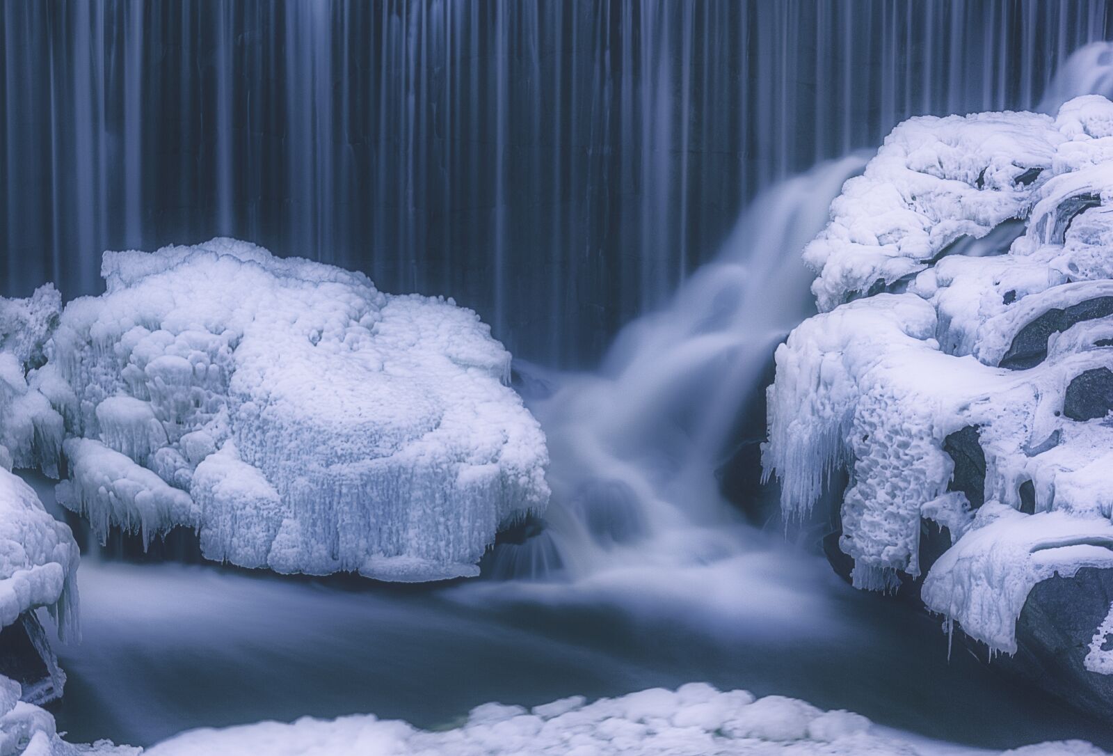 Canon EF 75-300mm f/4-5.6 sample photo. Frozen, river, winter photography