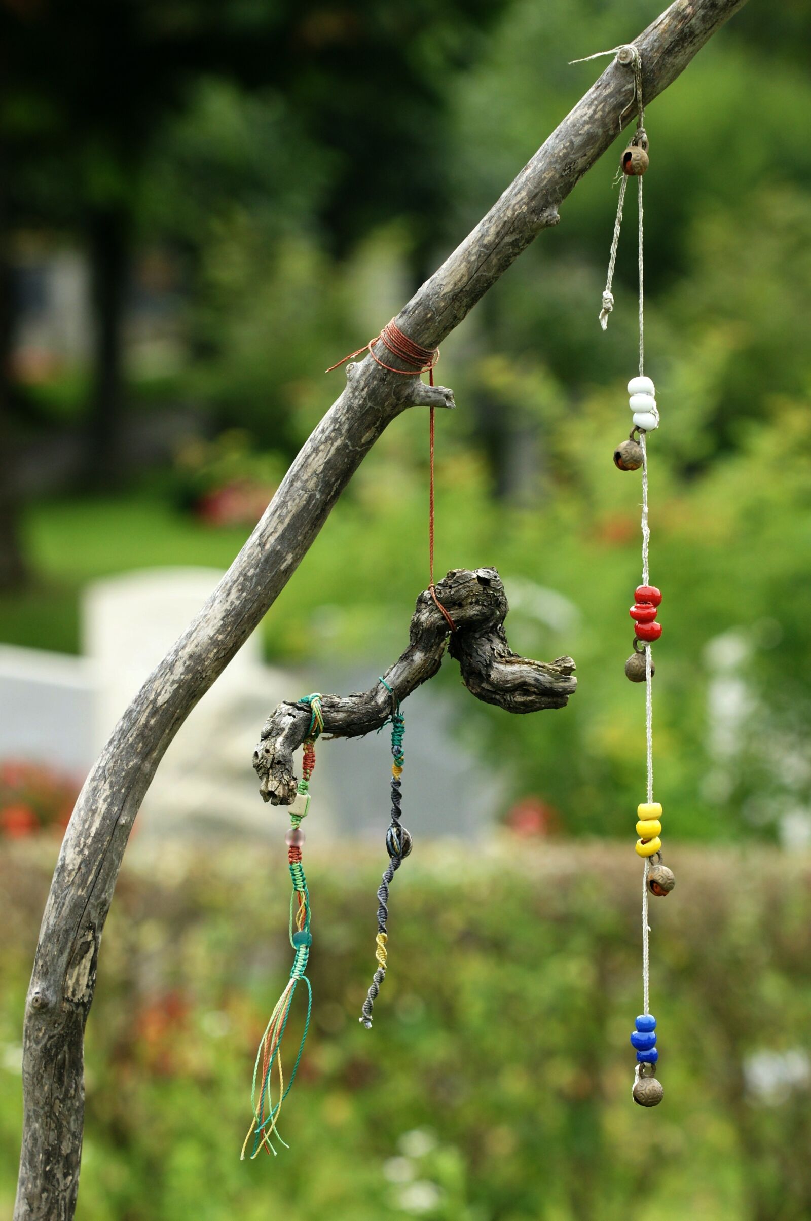 Sony Alpha DSLR-A700 sample photo. Beads, wooden balls, thread photography