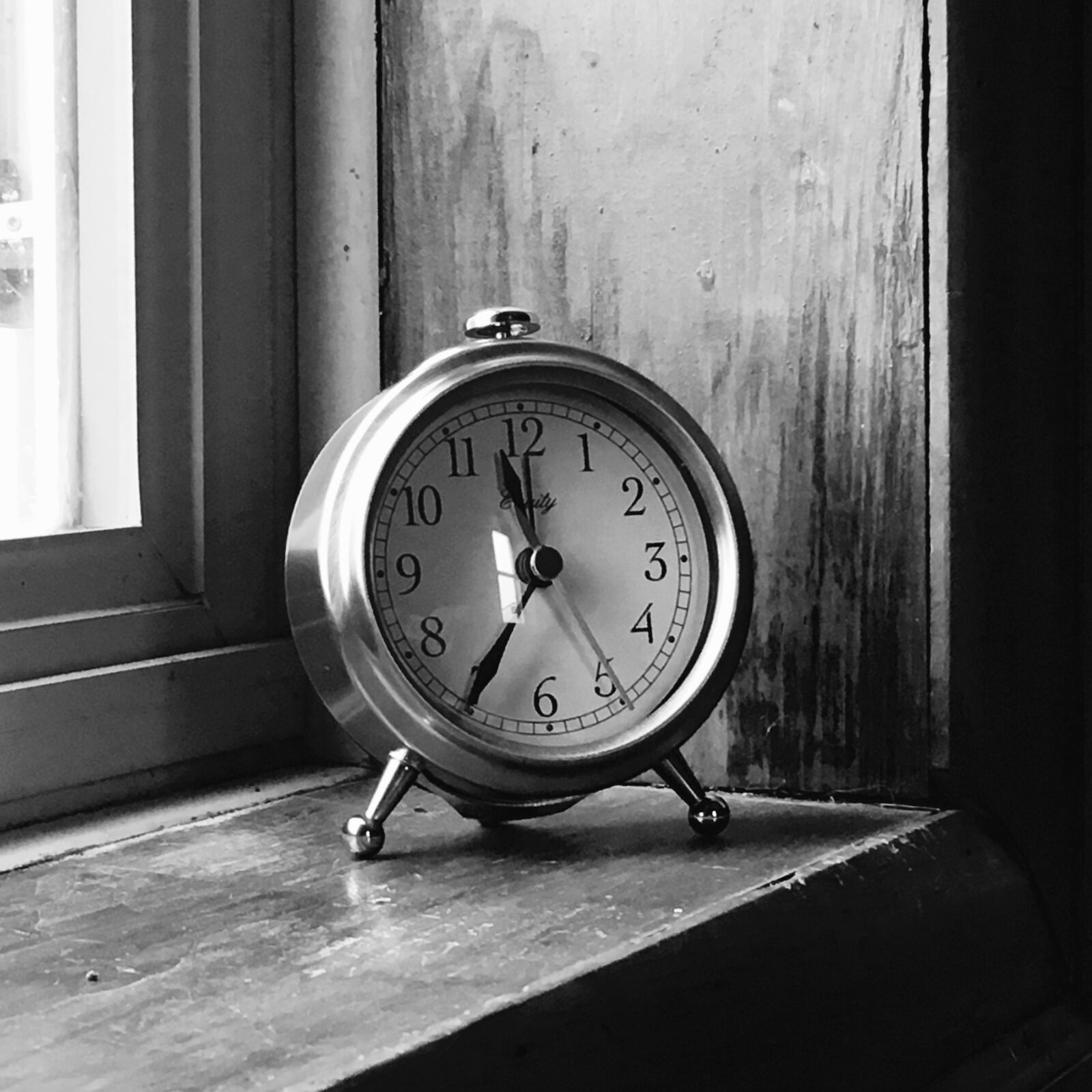 Apple iPhone 6s sample photo. Clock, vintage, black photography