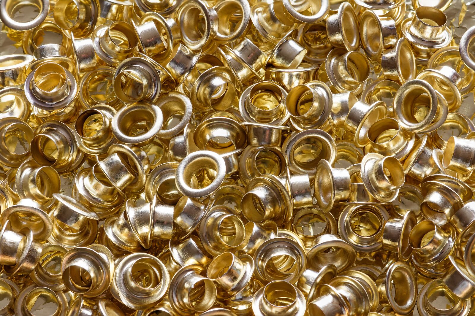 Nikon D7200 sample photo. Gold, eyelets, metal photography