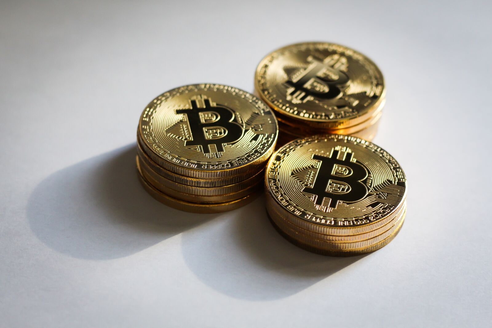 Canon EOS 700D (EOS Rebel T5i / EOS Kiss X7i) + Canon EF 50mm F1.8 STM sample photo. Finance, currency, bitcoin photography