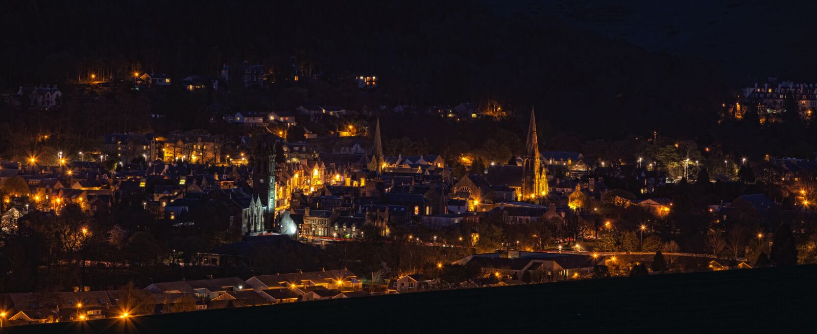 Canon EOS 5D Mark II sample photo. Peebles, night, town photography