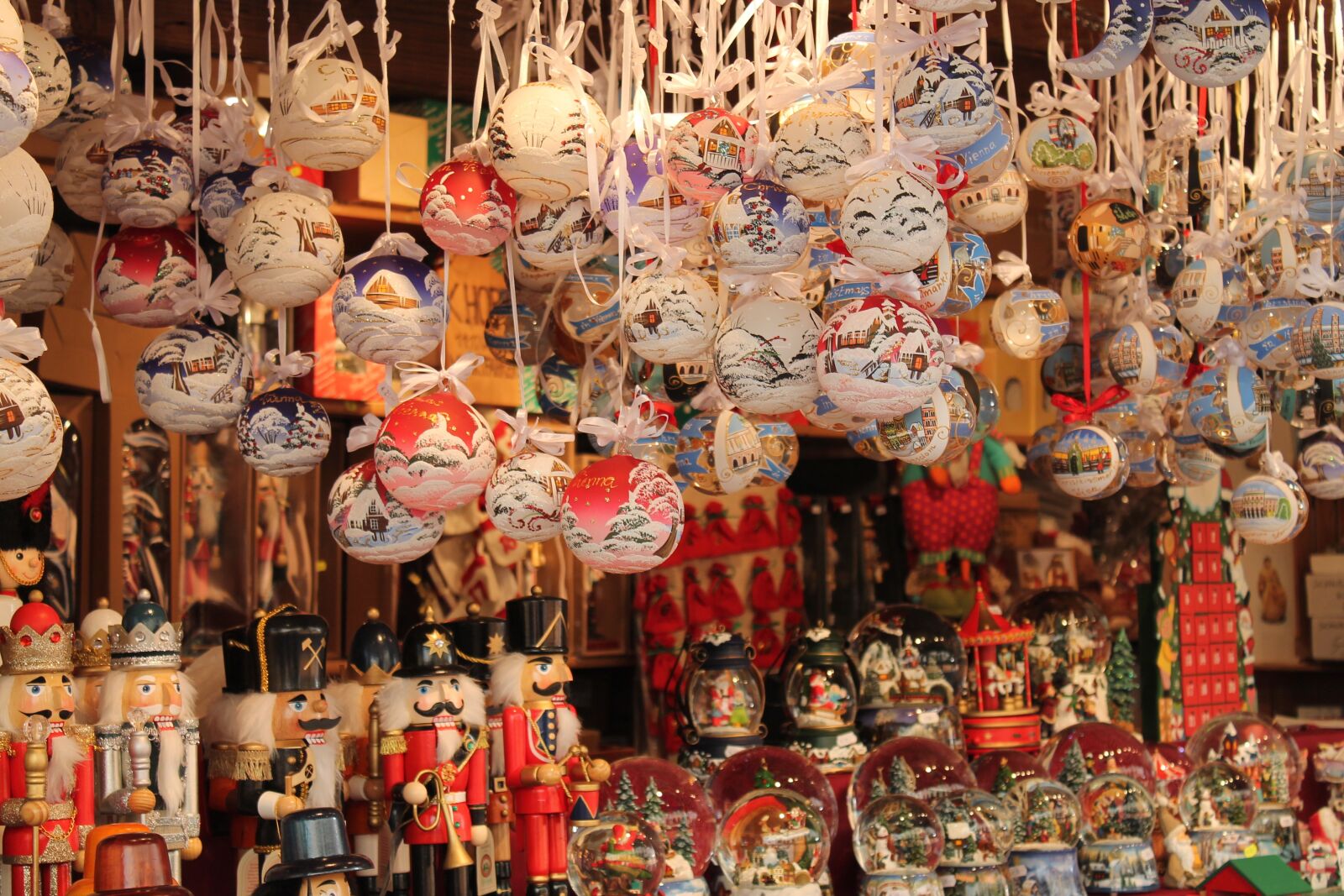Canon EOS 1100D (EOS Rebel T3 / EOS Kiss X50) sample photo. Christmas, natale, mercatini photography