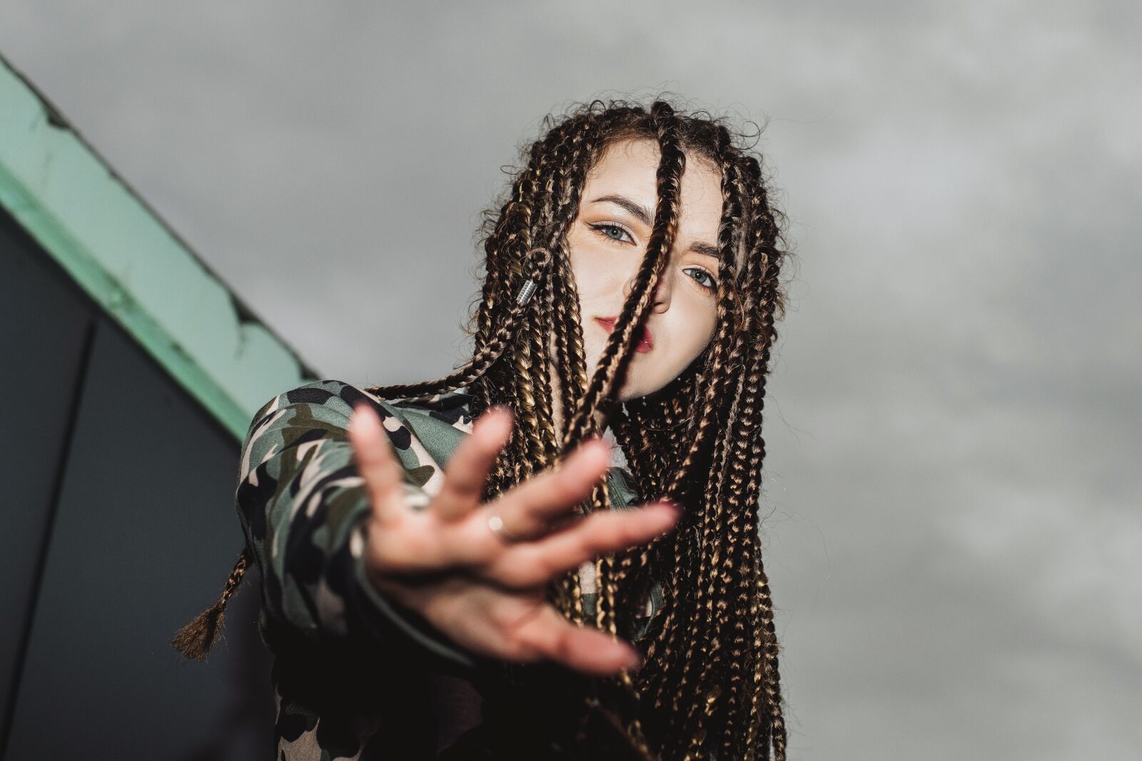 Nikon D850 sample photo. Girl, hairstyle, dreadlocks photography