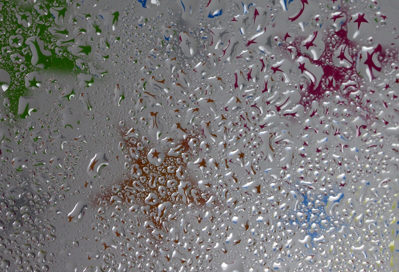 Canon EF-S 60mm F2.8 Macro USM sample photo. Drops, refractive, coloring photography