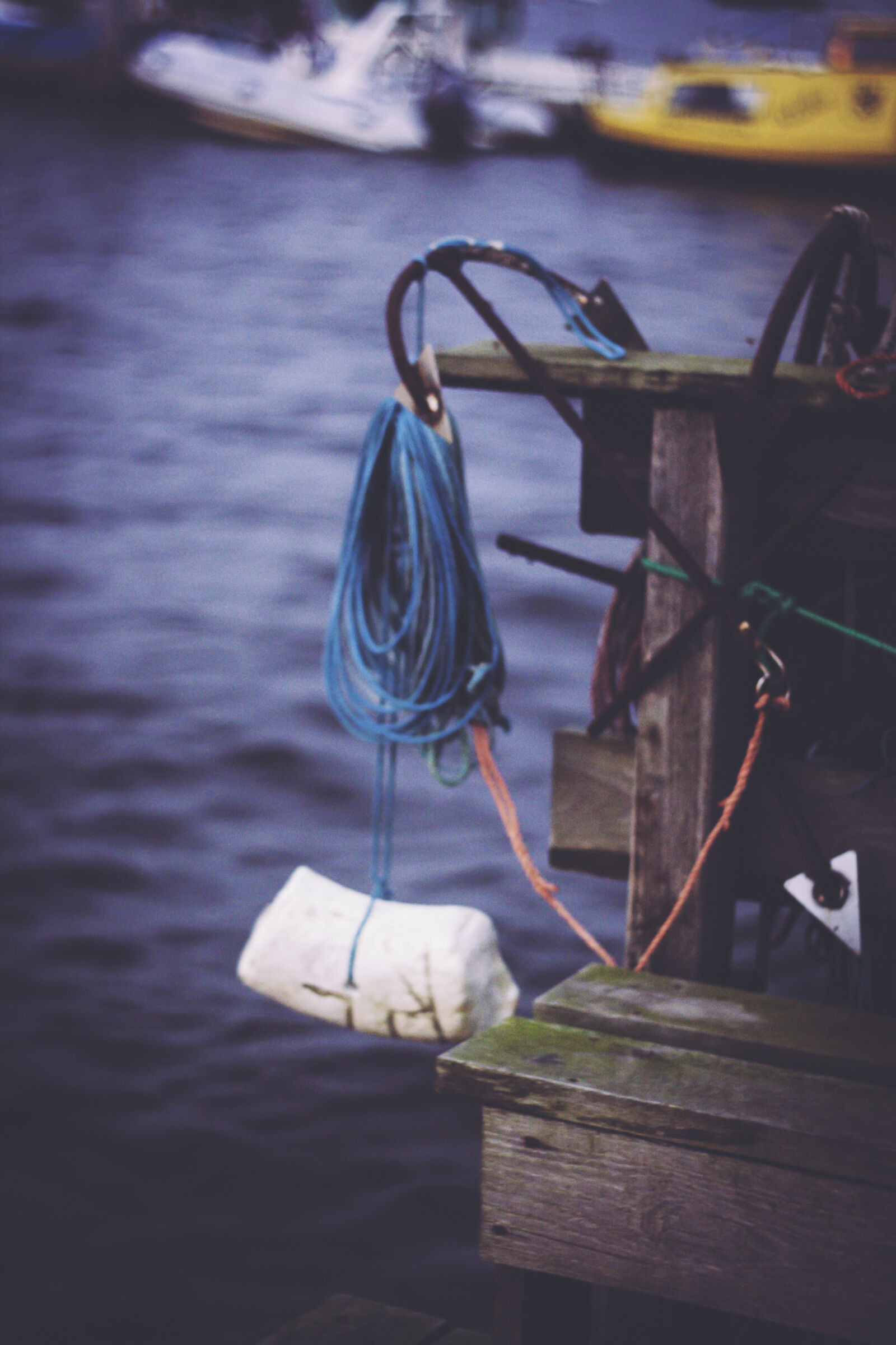 Canon EF 35-80mm f/4-5.6 sample photo. Blue, rope photography