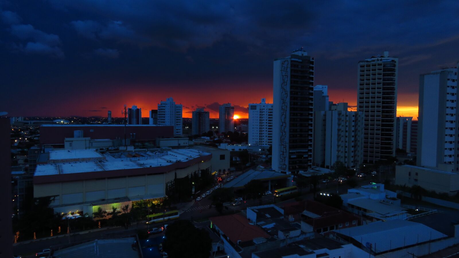 Canon PowerShot SX60 HS sample photo. Night, dusk, eventide photography