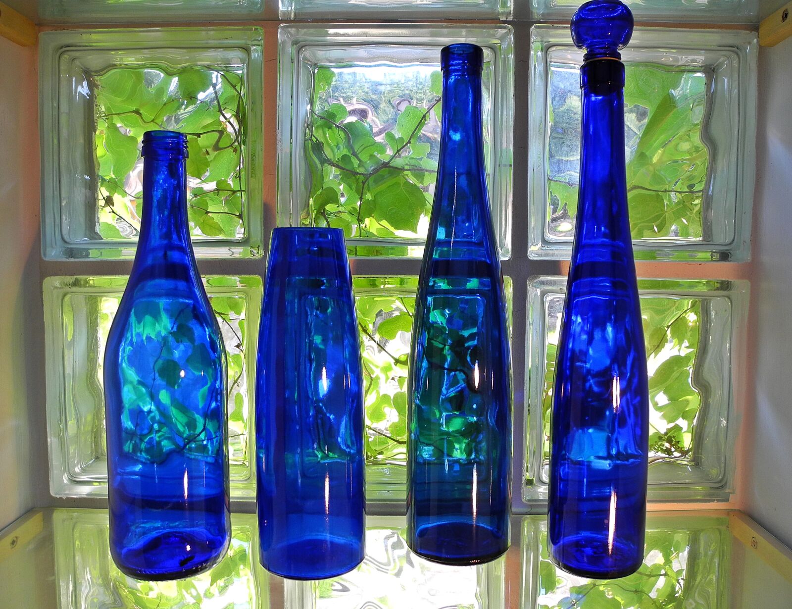 Nikon Coolpix P7000 sample photo. Bottle, glass, decoration photography