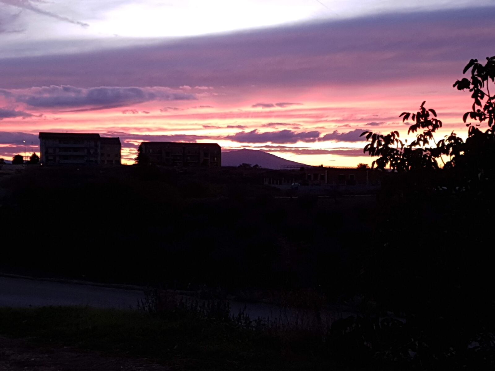 Samsung Galaxy Note9 sample photo. Sunset, montemilone, evening photography