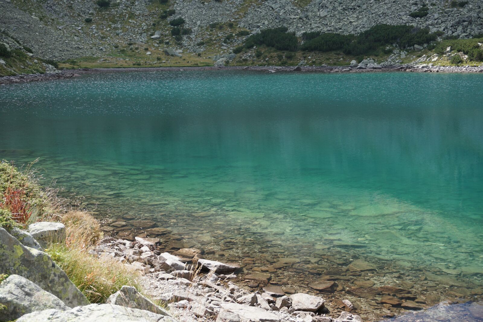 Sony E 16-50mm F3.5-5.6 PZ OSS sample photo. Mountain, lake, water photography