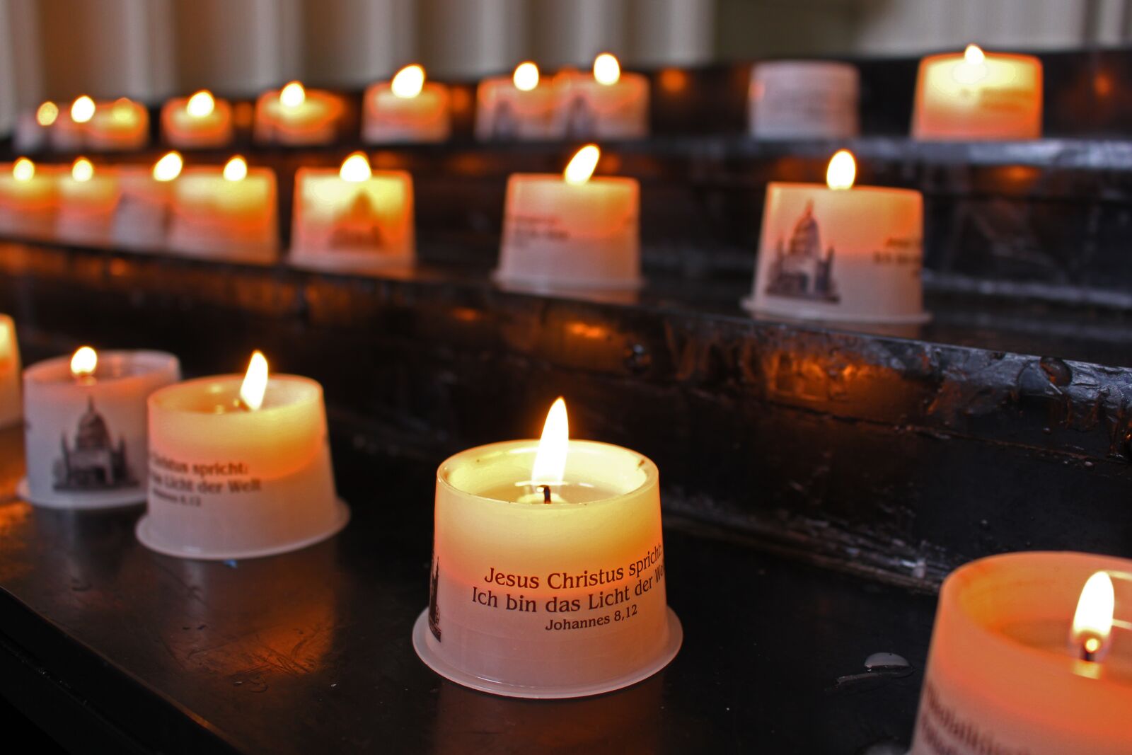 Canon EOS 700D (EOS Rebel T5i / EOS Kiss X7i) sample photo. Theology, votive light, votive photography
