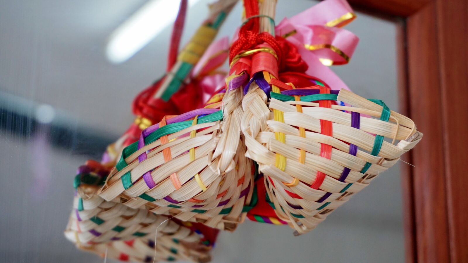 Sony a5100 sample photo. Basket, wallpaper, traditional photography