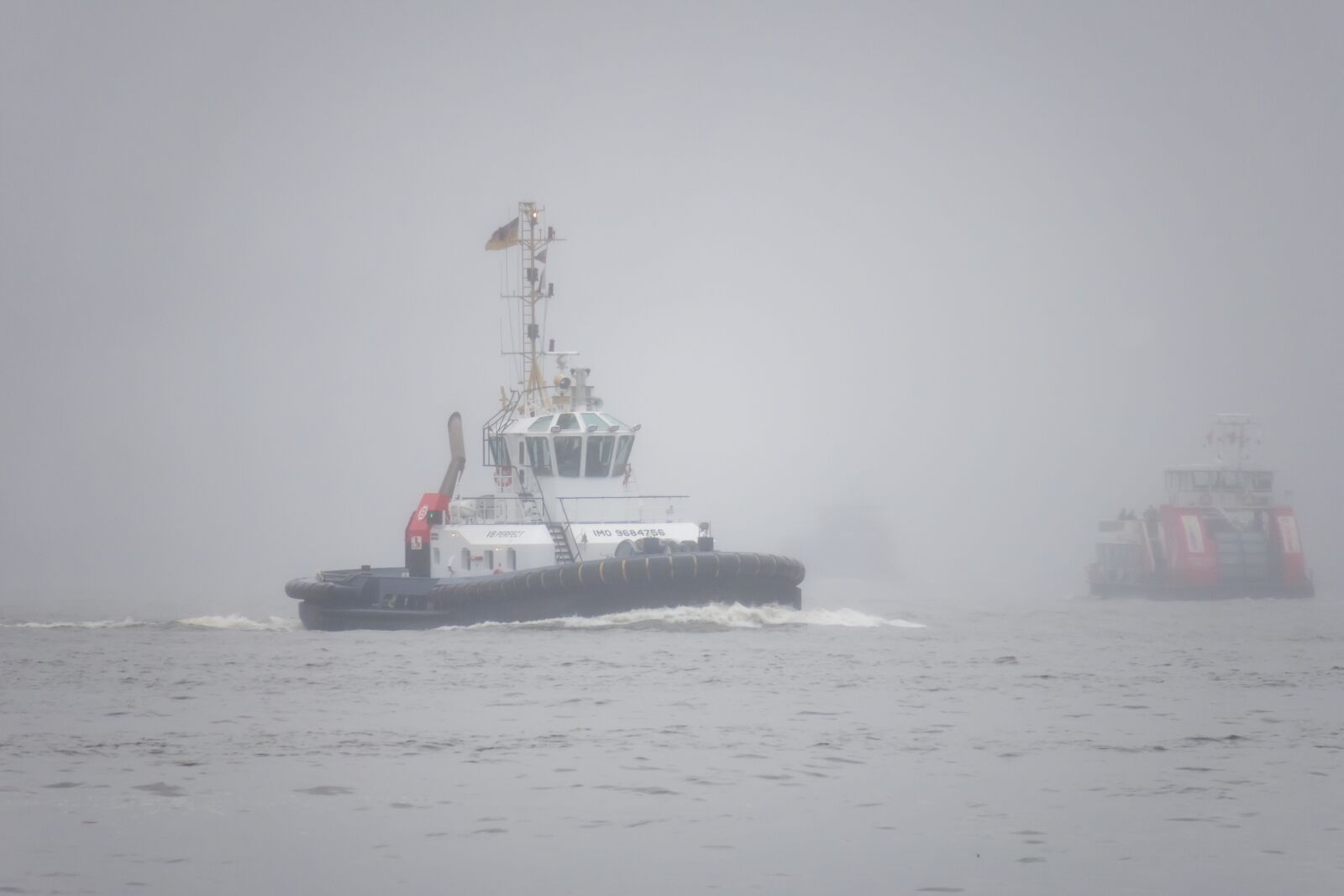 Canon PowerShot G3 X sample photo. Tug, towing vessel, port photography