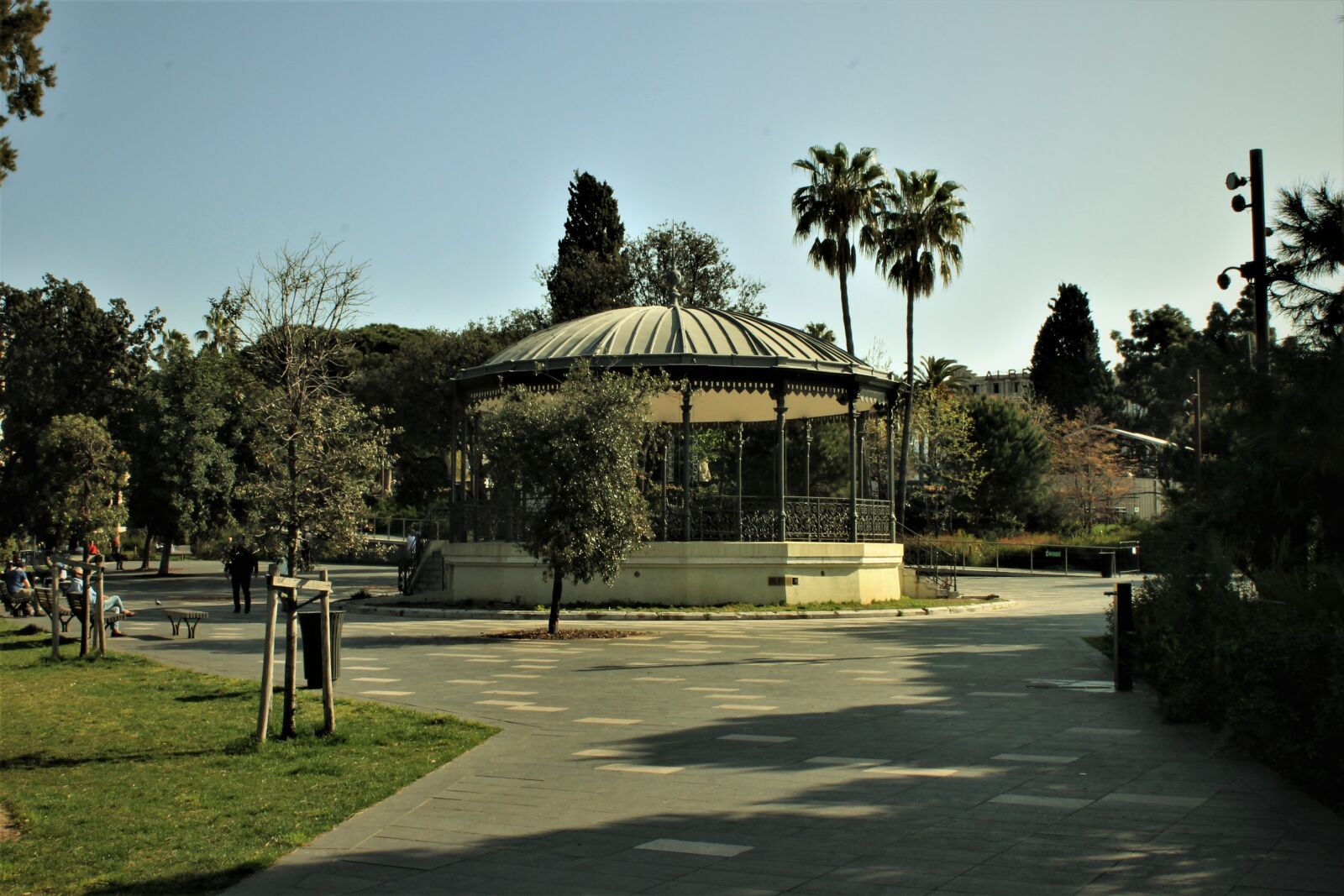 Canon EOS 1100D (EOS Rebel T3 / EOS Kiss X50) sample photo. Park, garden, rotunda photography