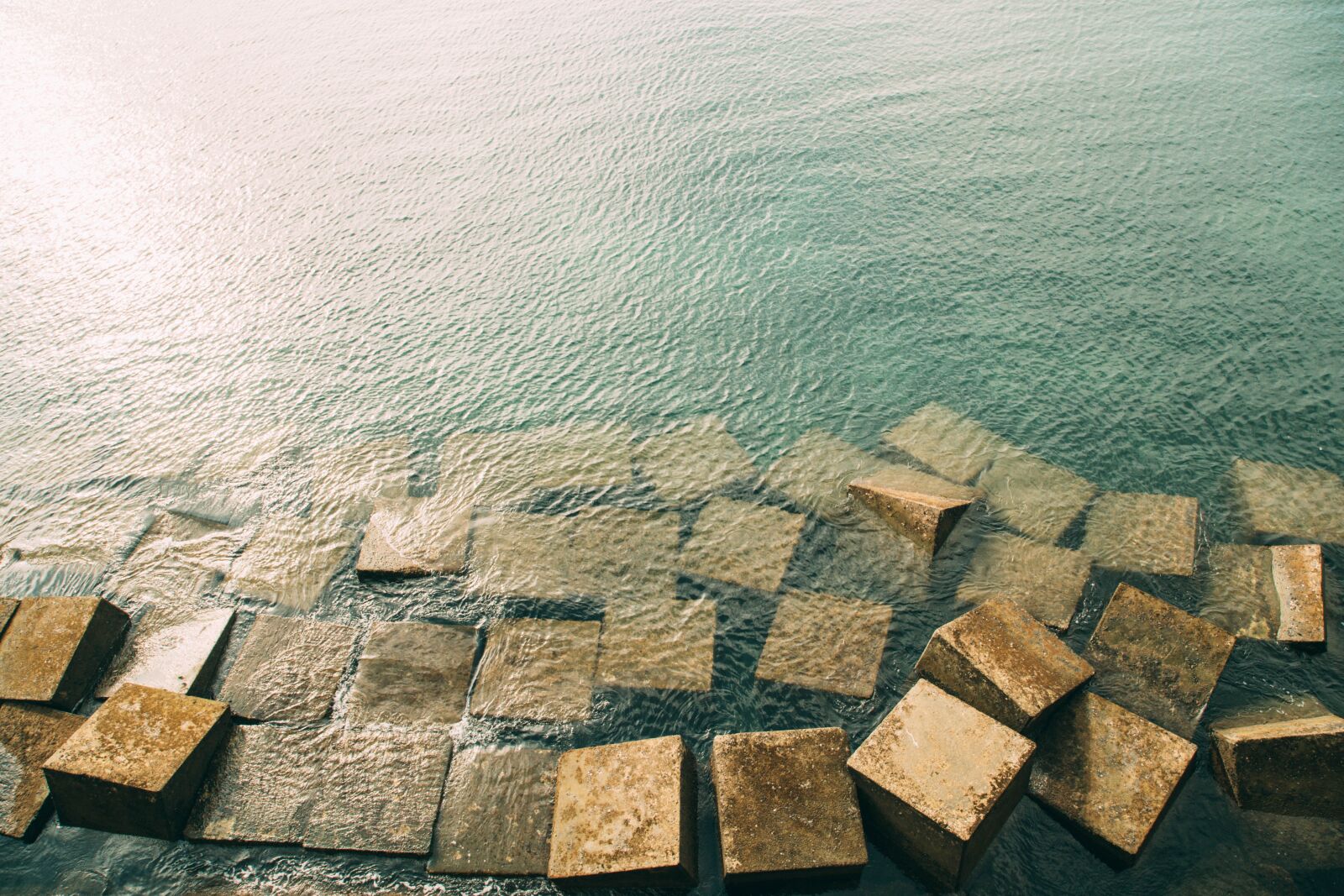 Canon EOS 6D + Canon EF 24-105mm F4L IS USM sample photo. Beach, stones, sea photography