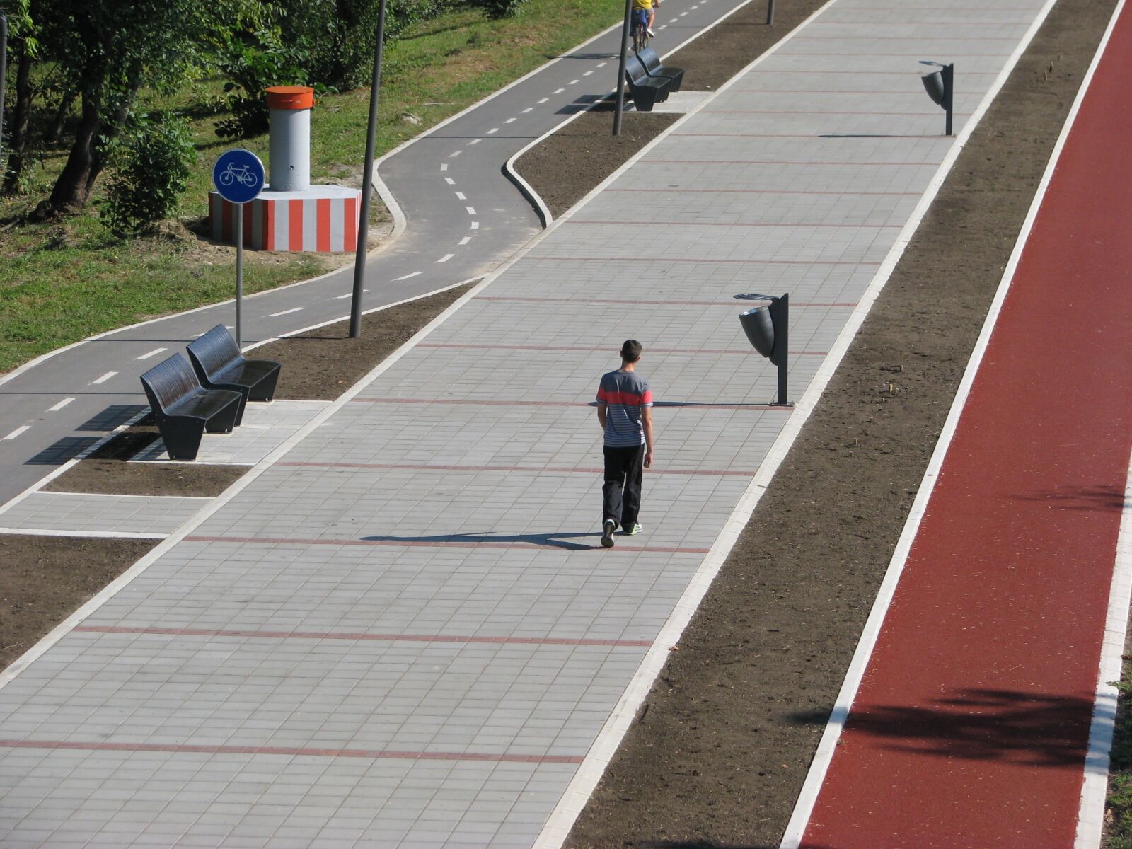 Canon POWERSHOT S5 IS sample photo. Promenade, novisad, boy photography