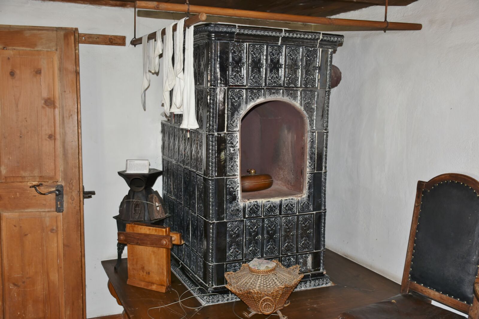 Nikon D7200 sample photo. Oven, tiled stove, farmhouse photography