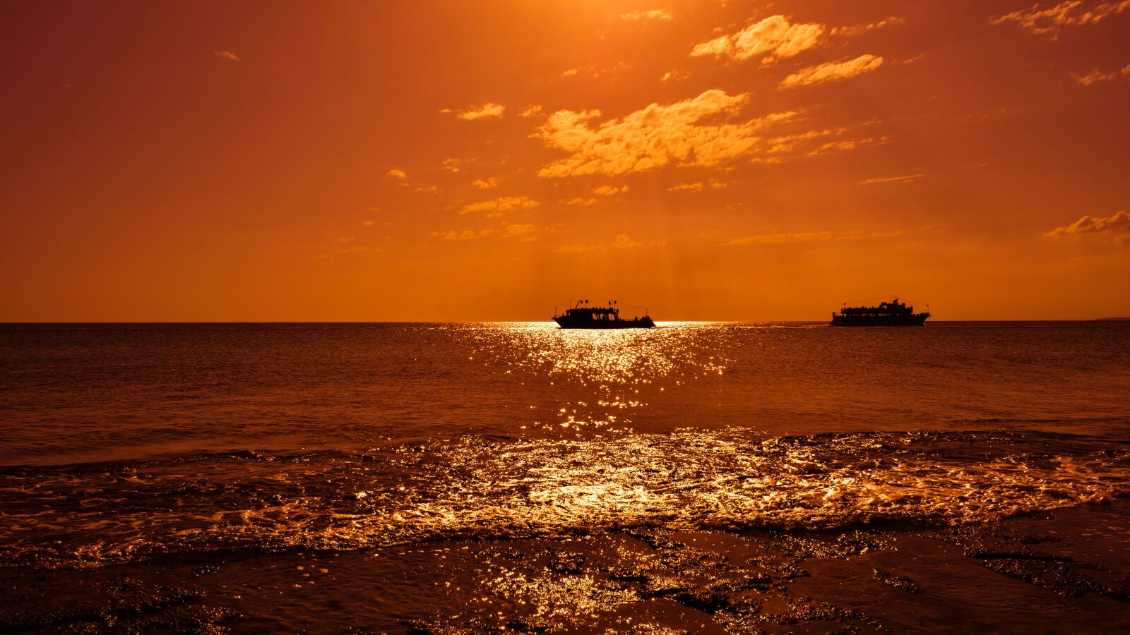 Nikon D3300 sample photo. Boats, sunset, sunlight photography