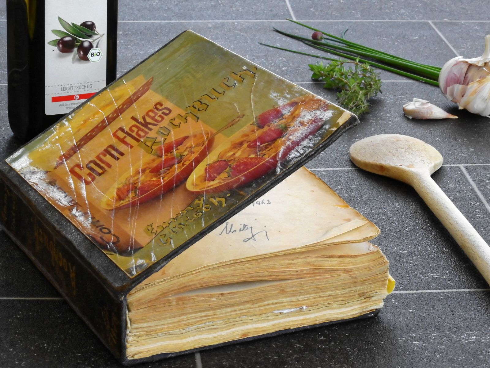 Nikon Coolpix P900 sample photo. Cook, cookbook, page photography