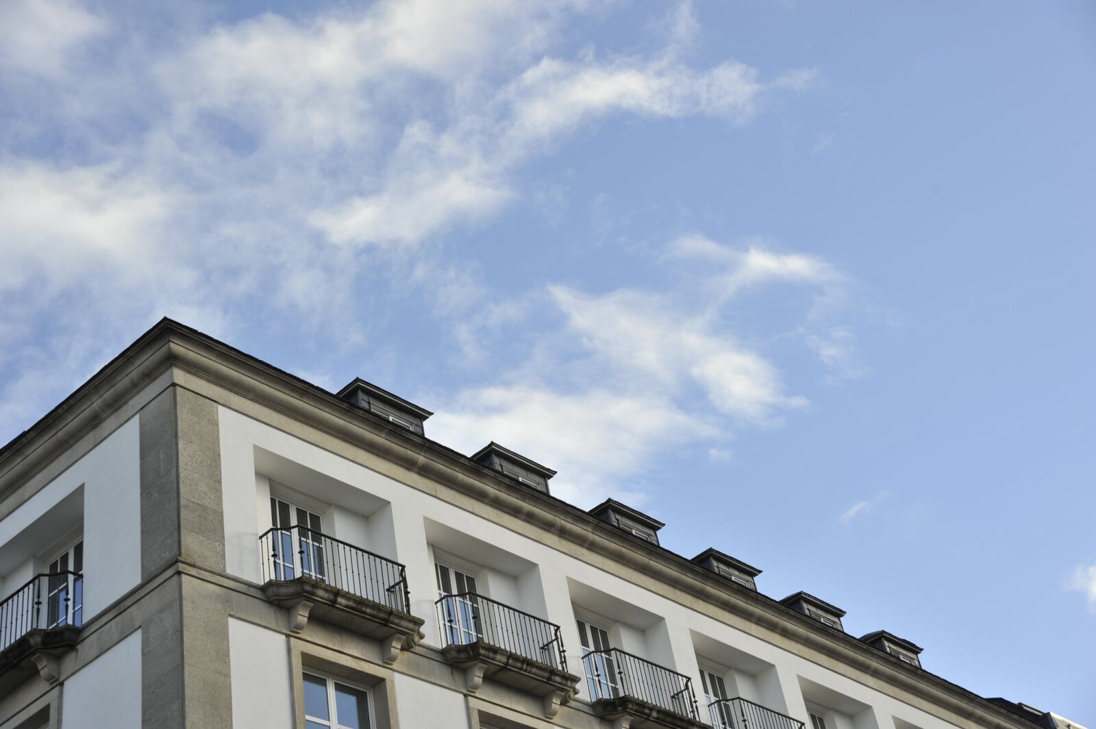 Nikon D700 sample photo. Sky, building, windows photography