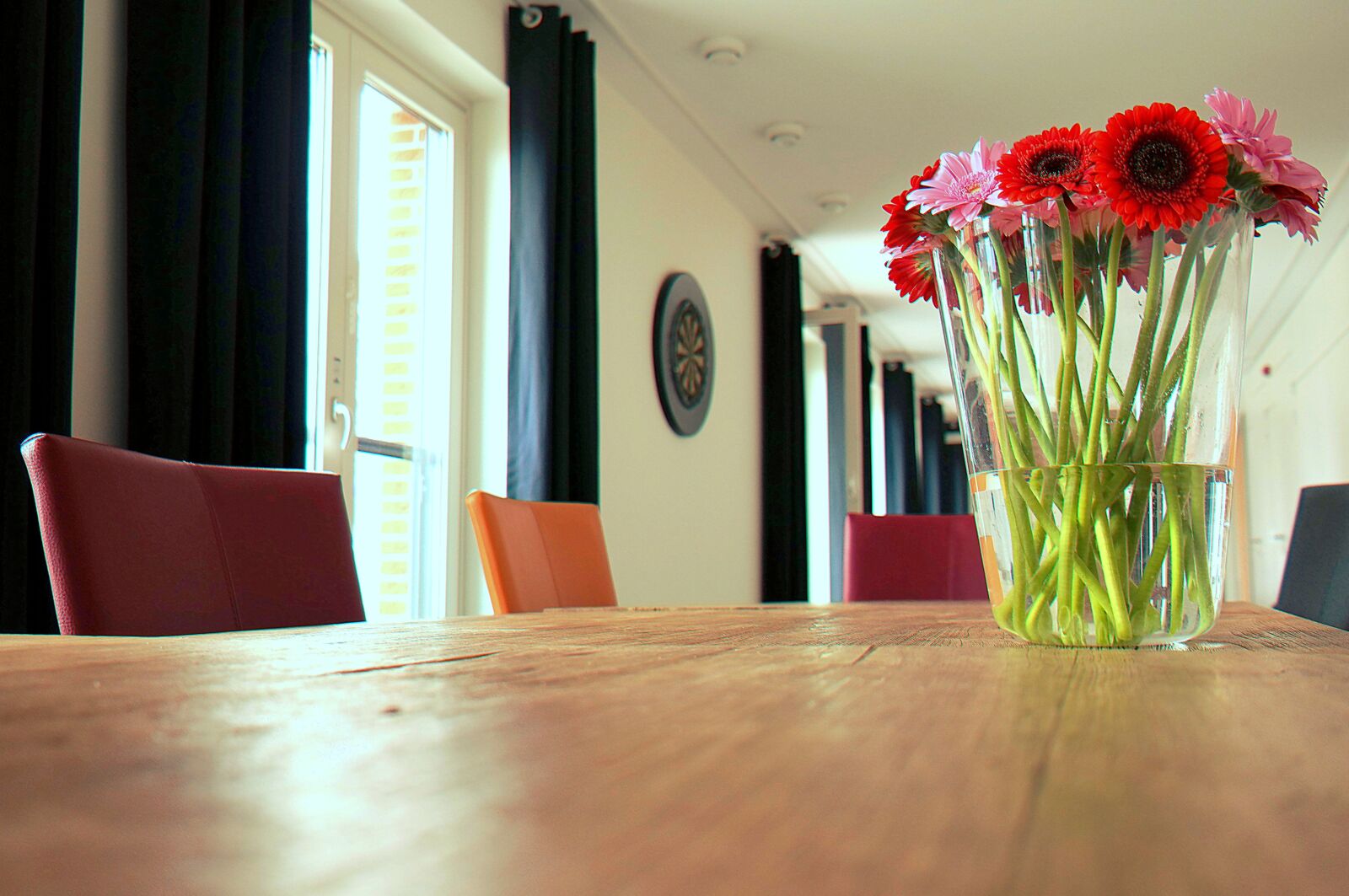 Samsung NX300 sample photo. Apartment, architecture, chairs, contemporary photography