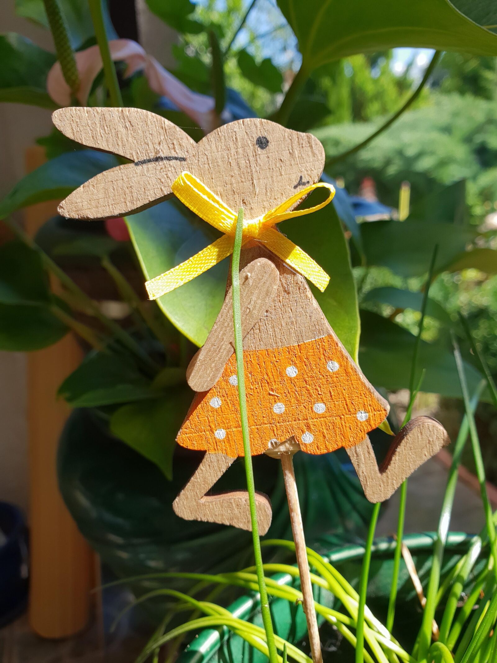 Samsung Galaxy S9+ sample photo. Bunny, wooden, decoration photography