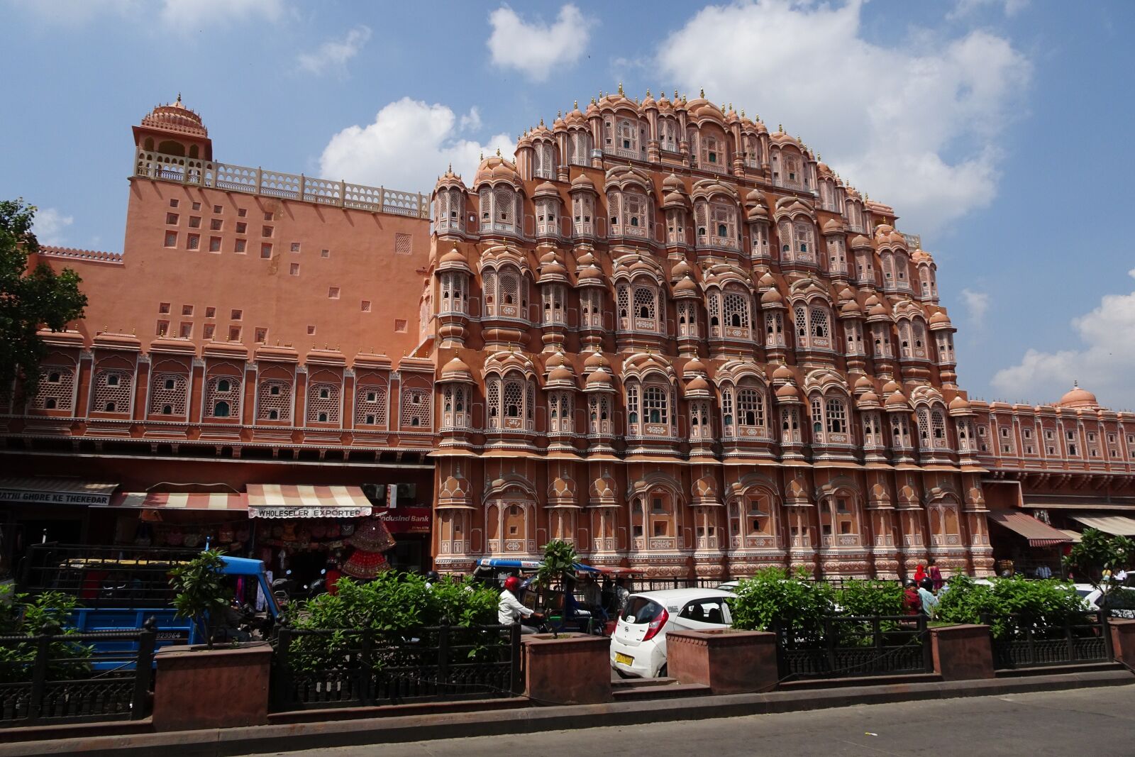 Sony Cyber-shot DSC-HX90V sample photo. Hawa mahal, palace of photography