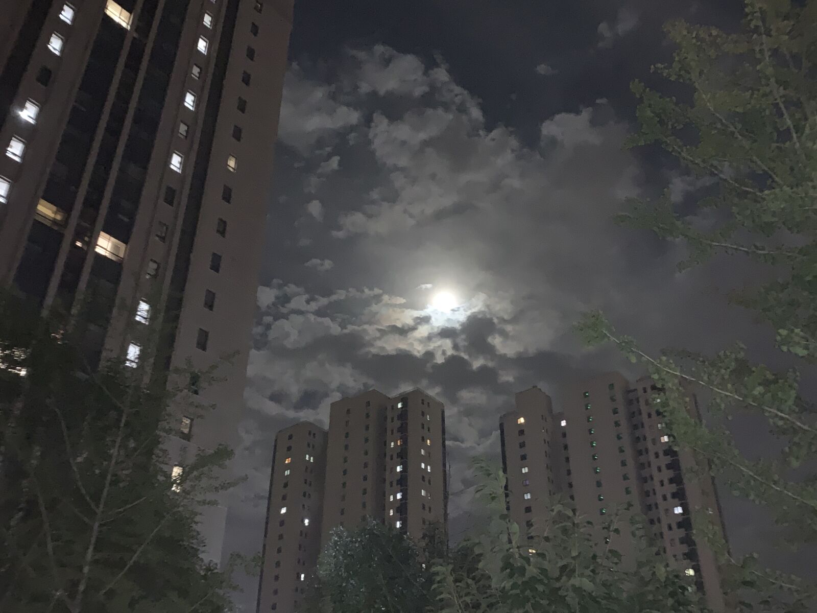 Apple iPhone XS Max sample photo. Night moon, building, night photography