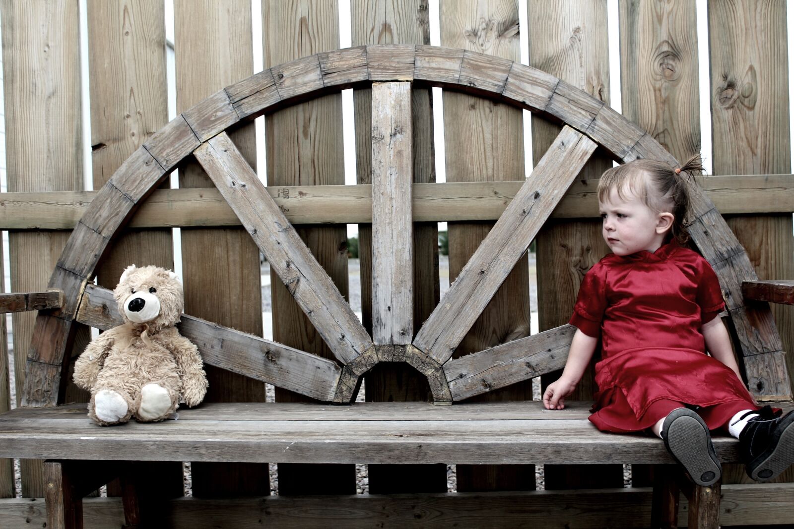 Canon EOS 1200D (EOS Rebel T5 / EOS Kiss X70 / EOS Hi) sample photo. Girl, bear, teddy photography