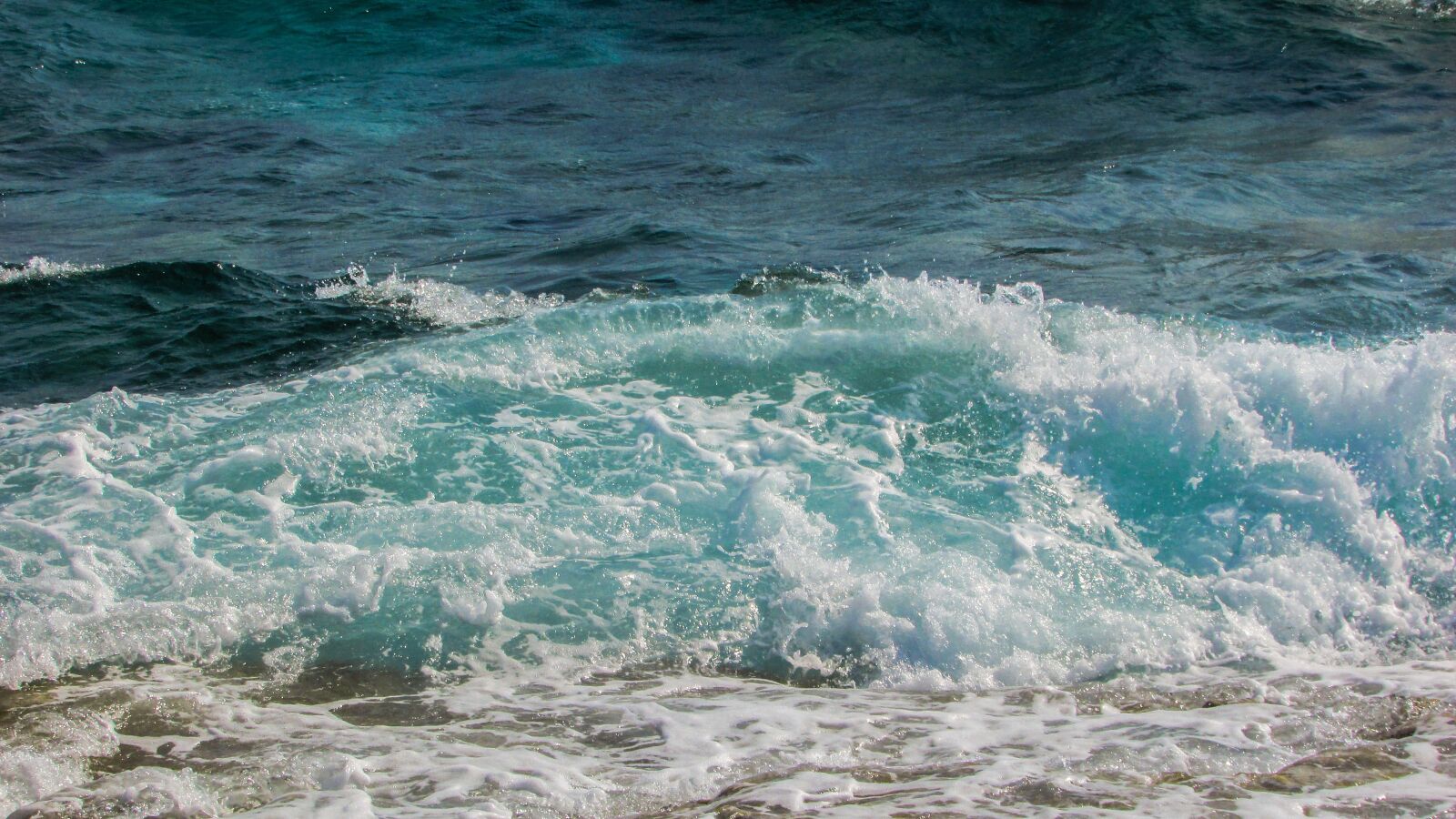 Canon PowerShot SX400 IS sample photo. Wave, smashing, sea photography