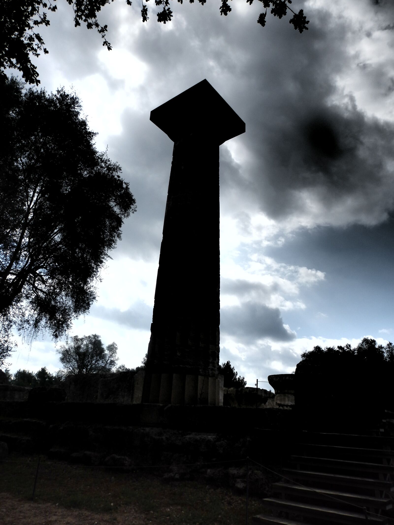 Olympus SZ-16,DZ-105 sample photo. Column, pen, ancient photography