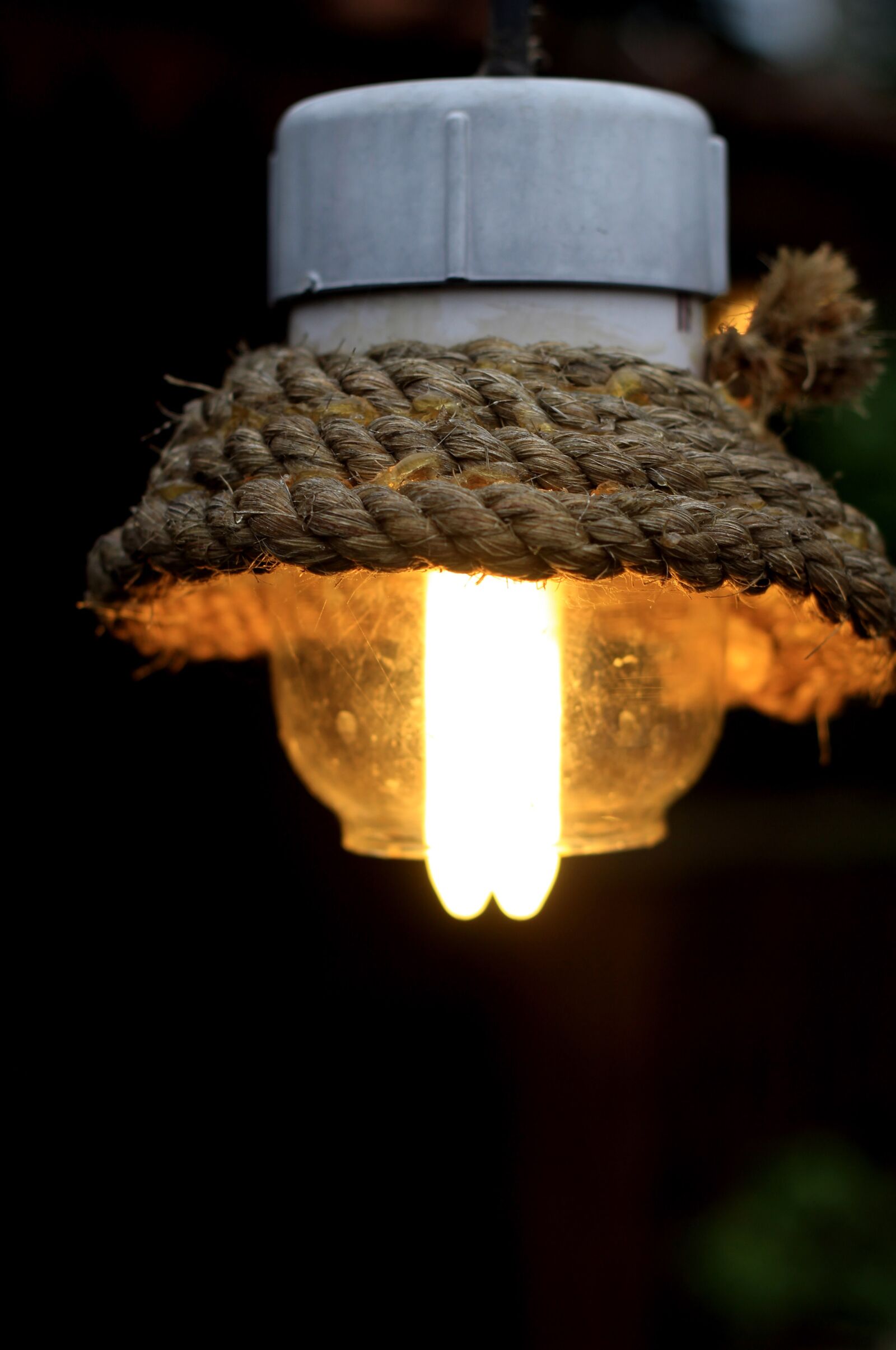 Canon EOS 60D + Canon EF 50mm F1.8 II sample photo. Lamp, traditional, ray photography