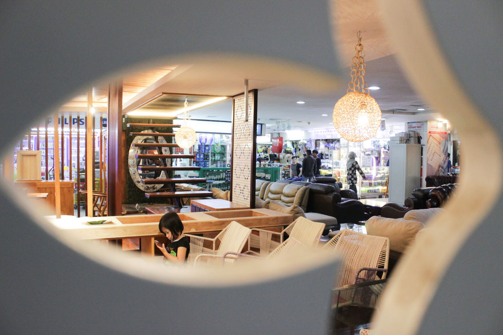 Canon EOS 600D (Rebel EOS T3i / EOS Kiss X5) sample photo. The, kiosk photography