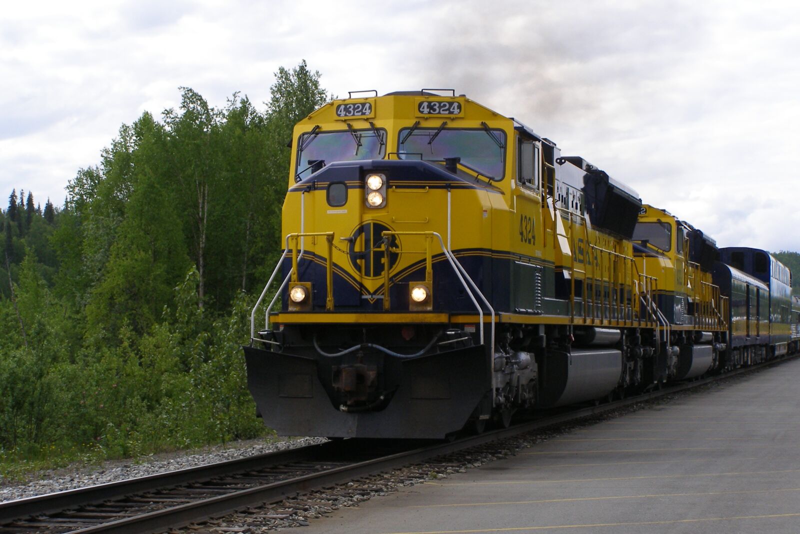 Olympus SP500UZ sample photo. Alaska, railroad, locomotive photography