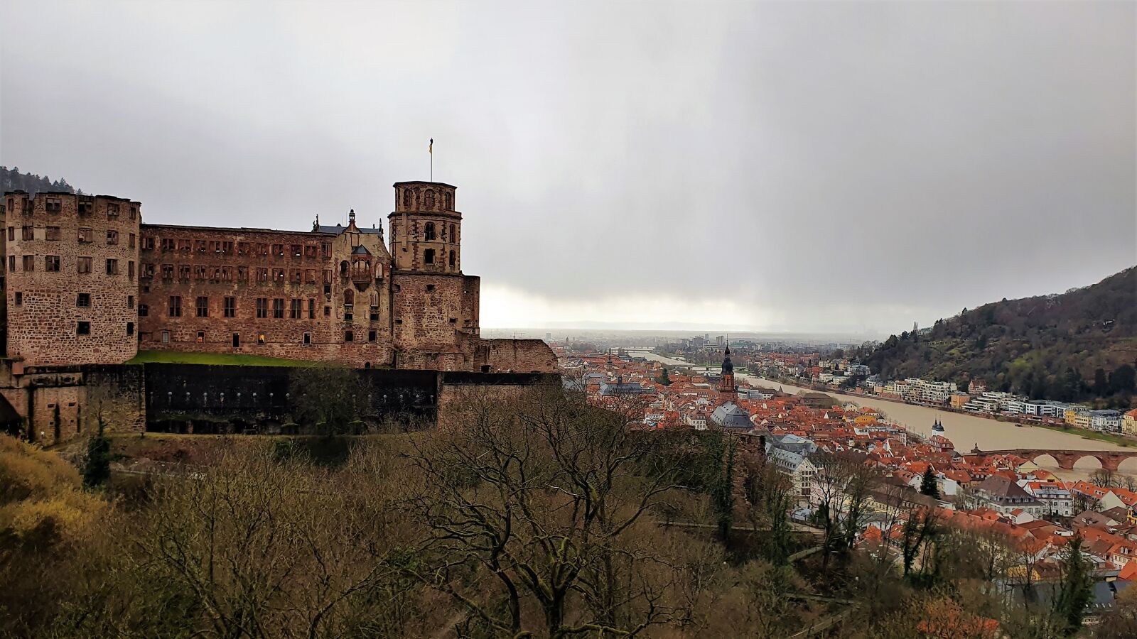 Samsung Galaxy S10e sample photo. Castle, city, landscape photography