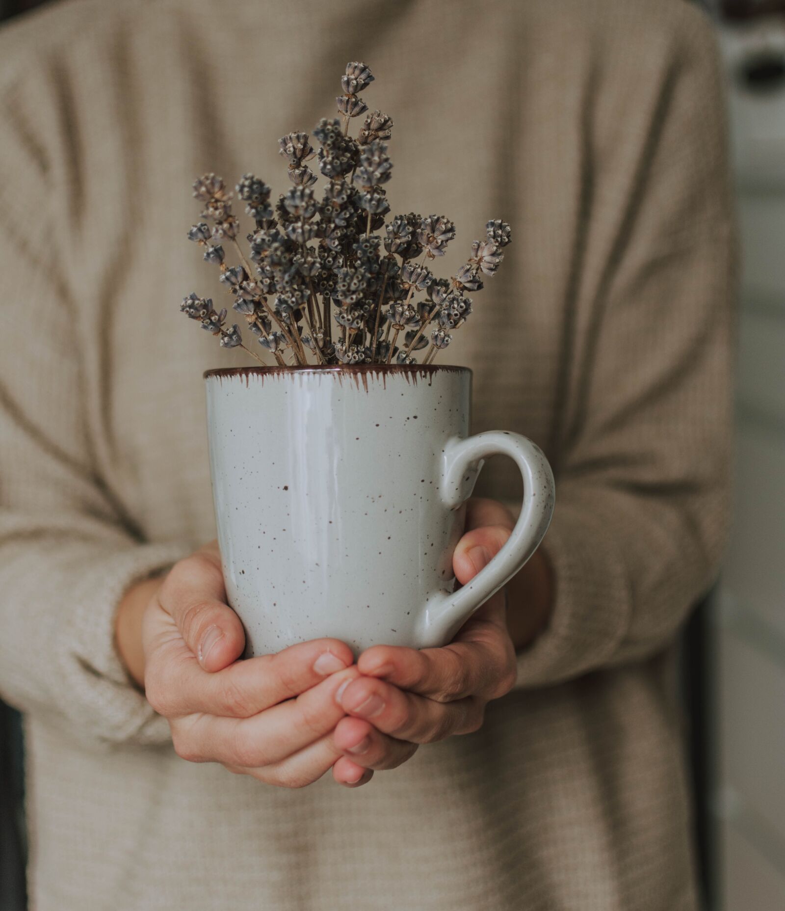 Nikon D5200 sample photo. Cup, hand, keep photography
