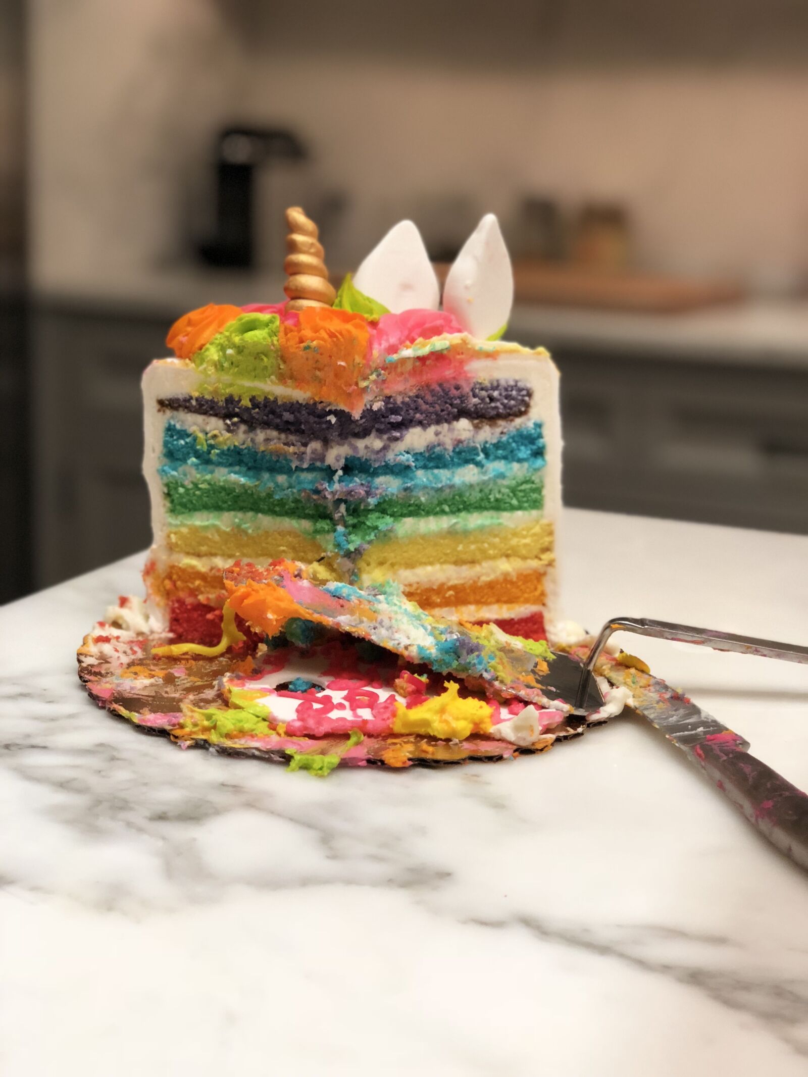 iPhone X back dual camera 6mm f/2.4 sample photo. Cake, birthday, icing photography