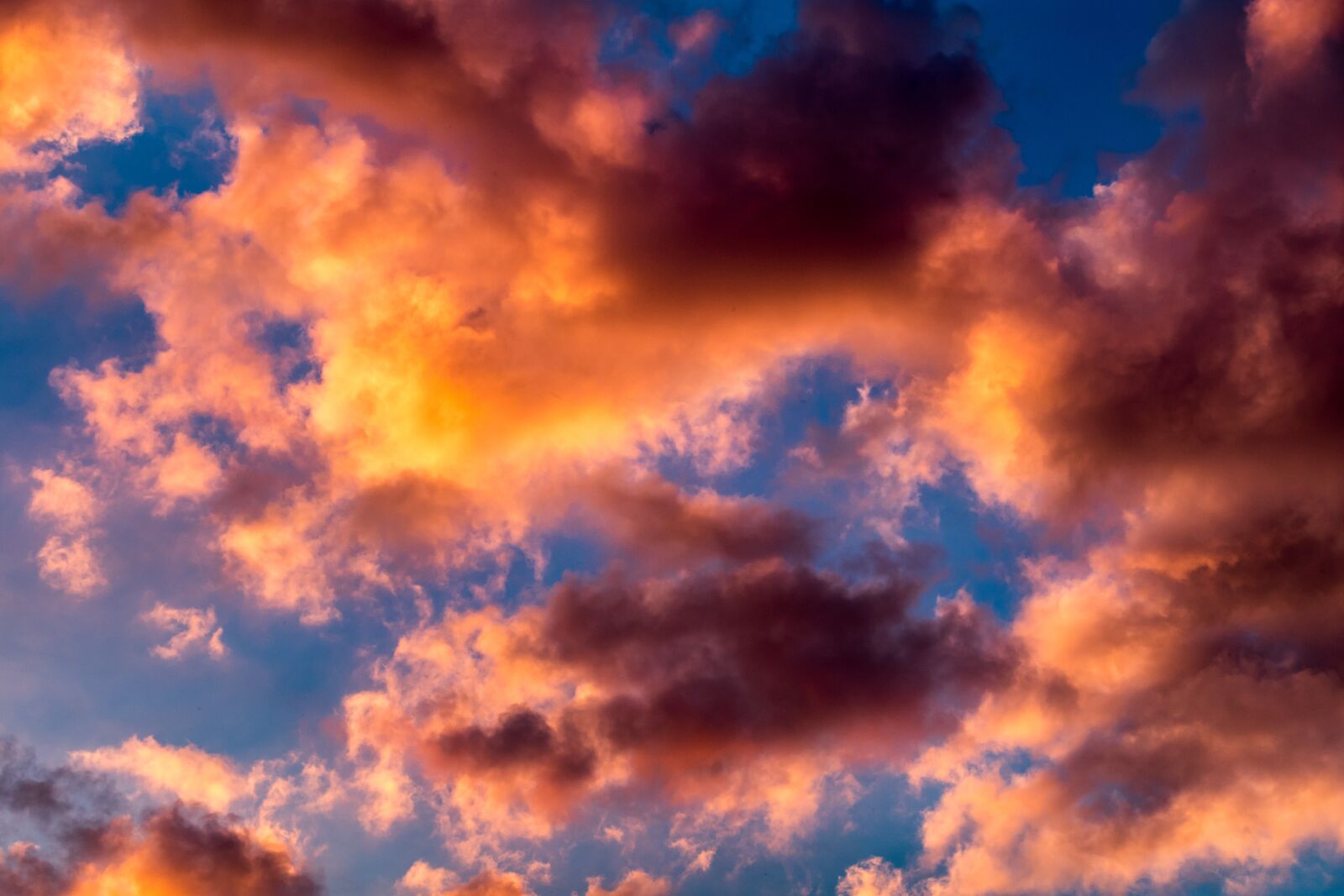 Canon EF-S 18-135mm F3.5-5.6 IS USM sample photo. Clouds, sky, sunset photography