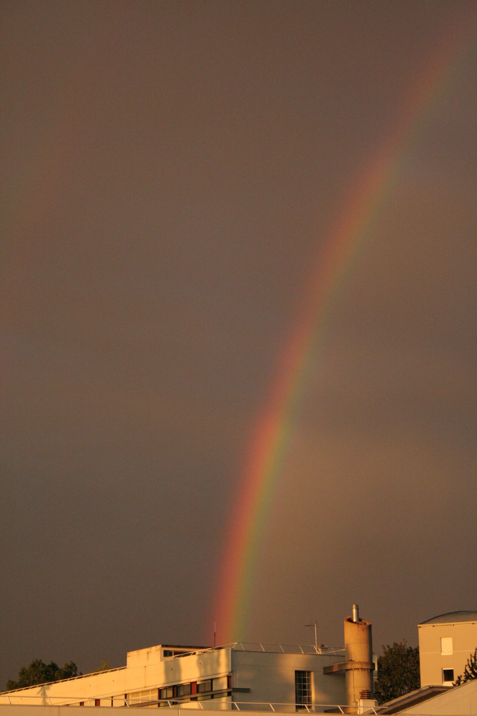 Canon EOS 350D (EOS Digital Rebel XT / EOS Kiss Digital N) sample photo. Evening, storm, rainbow photography