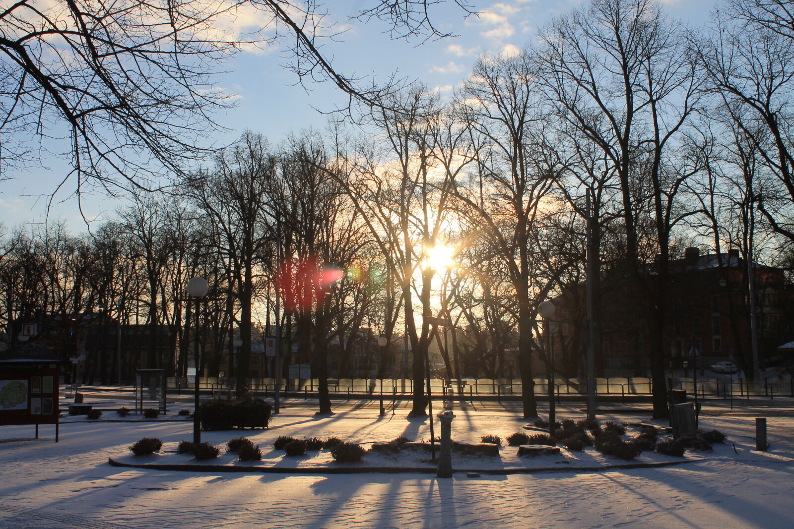 Canon EOS 1100D (EOS Rebel T3 / EOS Kiss X50) sample photo. Snow, sunshine, winter photography