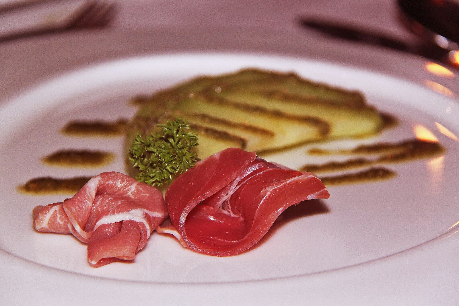 Canon EOS 500D (EOS Rebel T1i / EOS Kiss X3) sample photo. Gourmet, 3-course dinner, restaurant photography