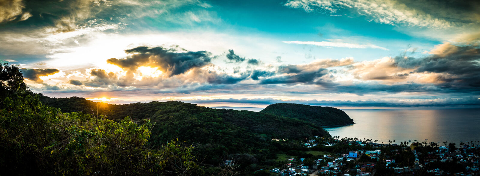 Sony Cyber-shot DSC-RX100 IV sample photo. Clouds, green, mexico, moutain photography