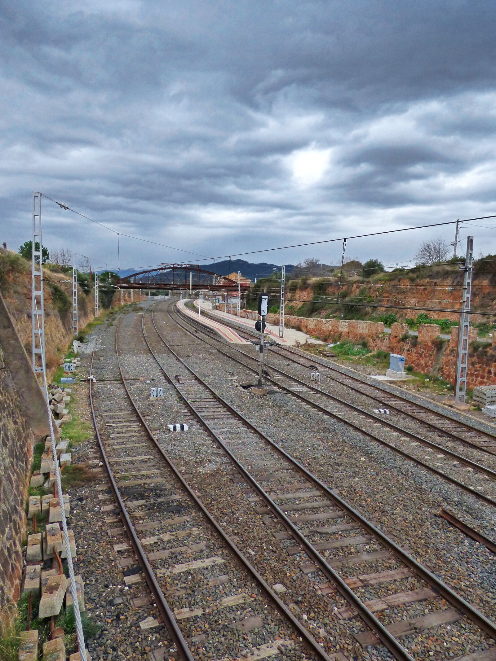 Panasonic Lumix DMC-FZ70 sample photo. Sidings, railway station, train photography