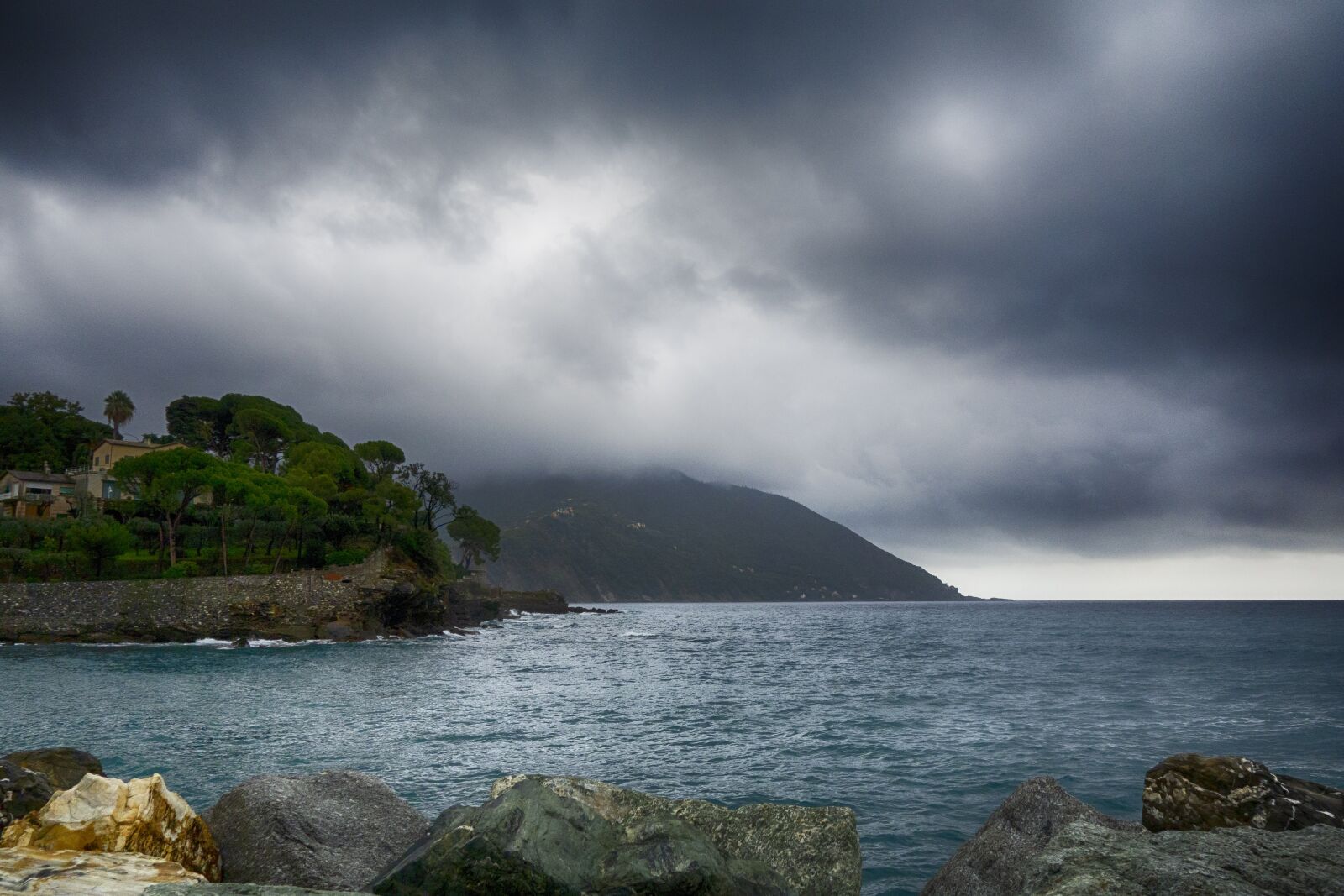 Sony Cyber-shot DSC-RX100 sample photo. Recco, liguria, sea photography