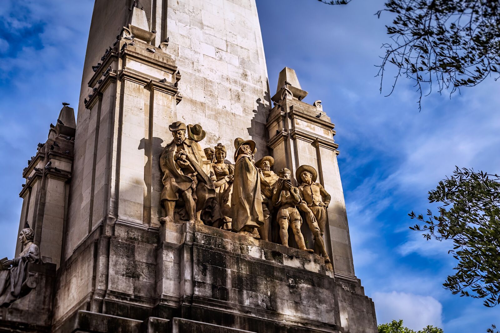 Canon EOS 6D + Canon EF 50mm F1.4 USM sample photo. Cervantes, memorial, madrid photography