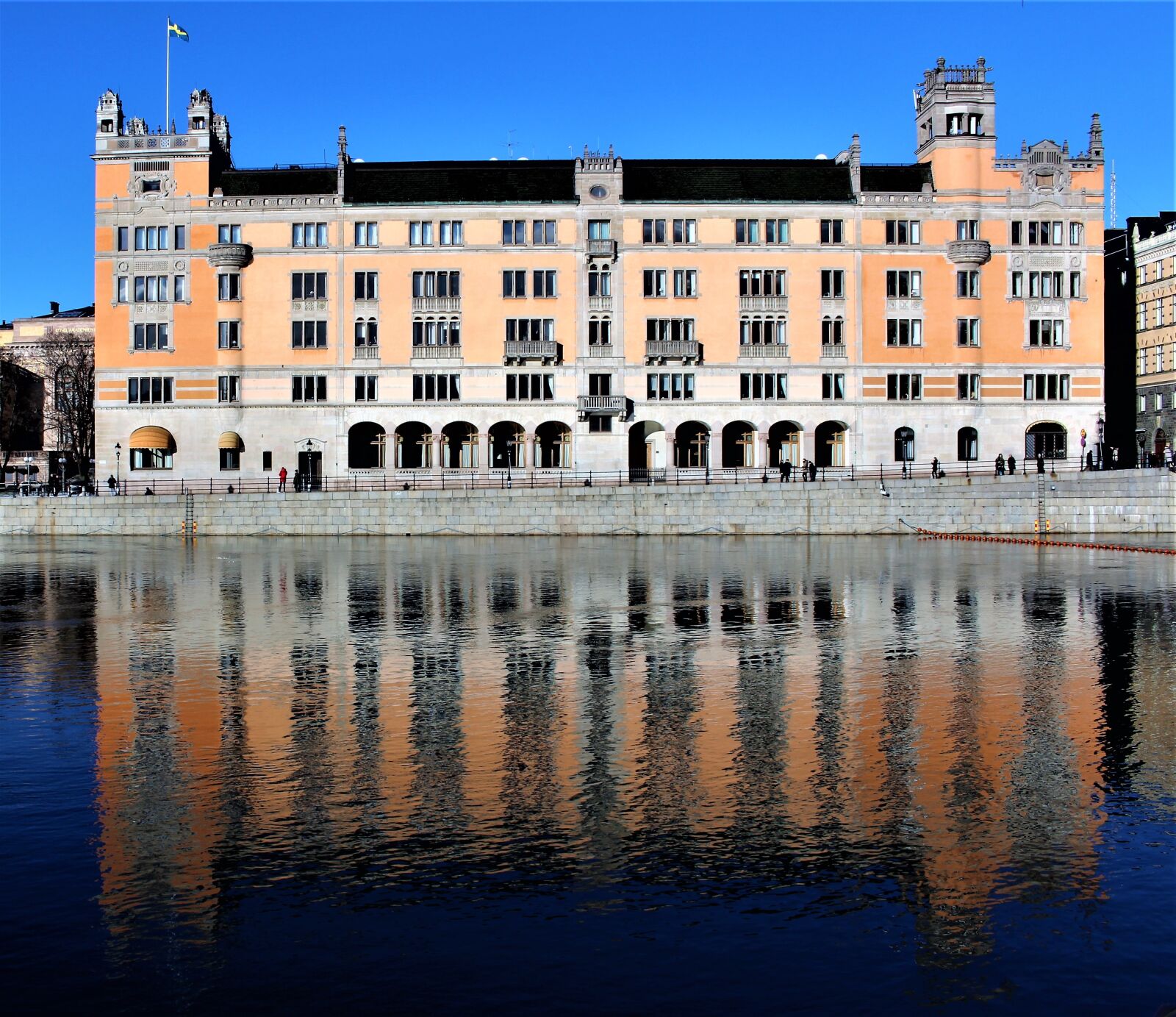 Canon EOS 700D (EOS Rebel T5i / EOS Kiss X7i) sample photo. Architecture, body of water photography